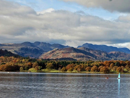 Mountains and the water at Lake Windermere